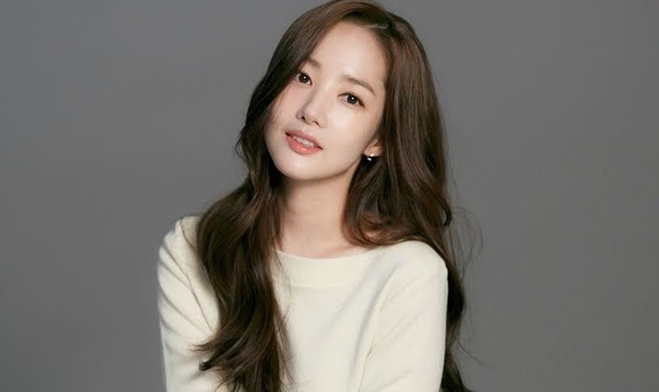 Park Min Young nổi tiếng hơn sau thành công của "Thư ký Kim sao thế?". Ảnh chụp màn hình. Park Min Young nổi tiếng hơn sau thành công của "Thư ký Kim sao thế?". Ảnh chụp màn hình.