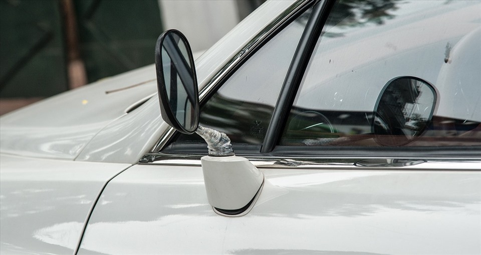 Gương chiếu hậu xe ôtô (Ảnh: Autocafe)