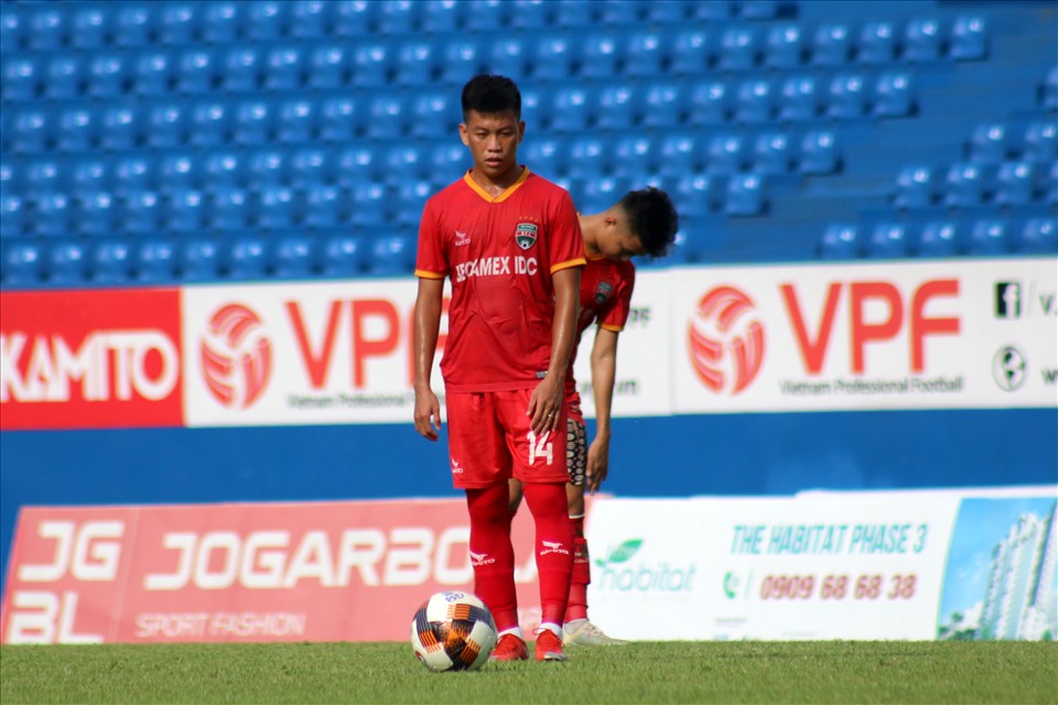 Hoàng Phương ghi bàn duy nhất cho Bình Dương từ chấm đá phạt. Ảnh: BFC/Phương Hùng