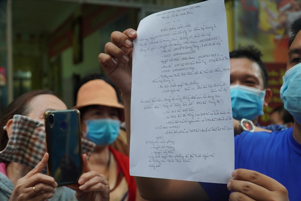 Minutes of the meeting between people and representatives of Ky Quang Pagoda 2.  Photo: Anh Tu