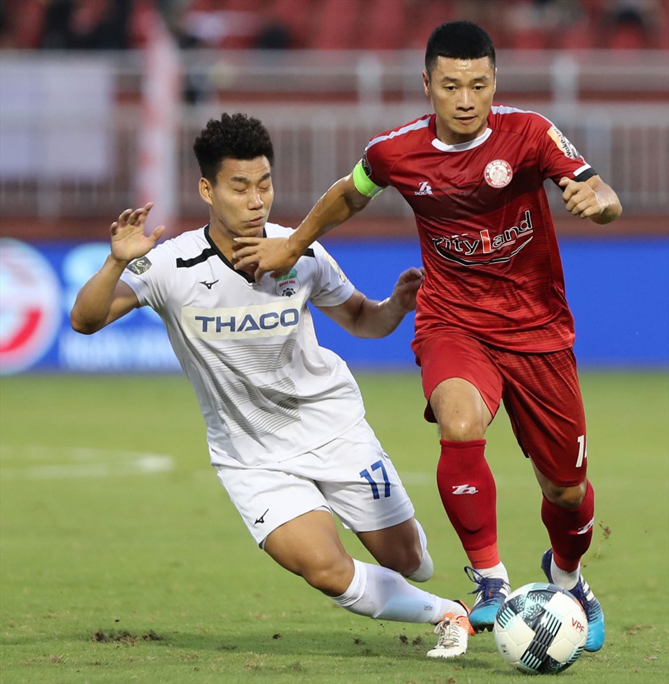 Bầu Đức nhiều khả năng sẽ dự khán trận HAGL - TPHCM tại vòng 13 V.League 2020. Ảnh: VPF.
