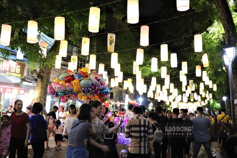 Dự báo thời tiết Tết Trung Thu cả nước có mưa dông vào đêm và sáng. Ảnh minh hoạ: Hoàng Vũ Dự báo thời tiết Tết Trung Thu cả nước có mưa dông vào đêm và sáng. Ảnh minh hoạ: Hoàng Vũ