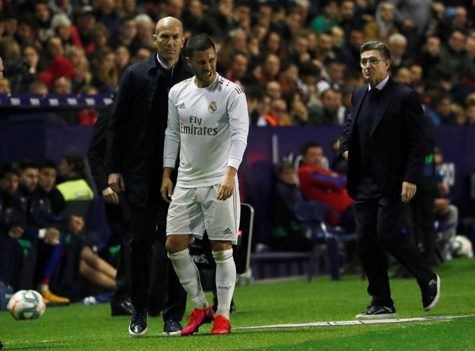 Zidane đang rất kiên nhẫn với . Ảnh: Getty