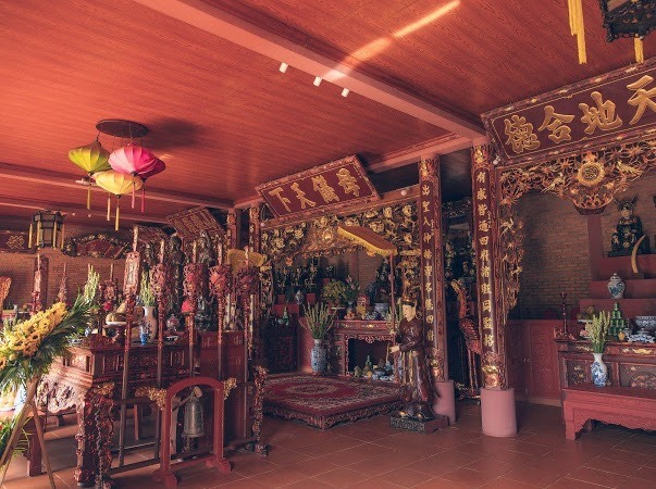 Không gian bên trong