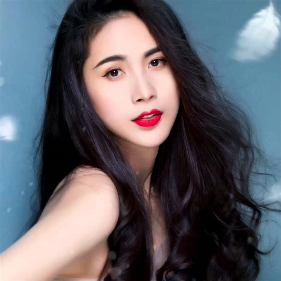 Thủy Tiên không muốn con gái tự kiêu khi biết mình nổi tiếng. Ảnh: NSCC