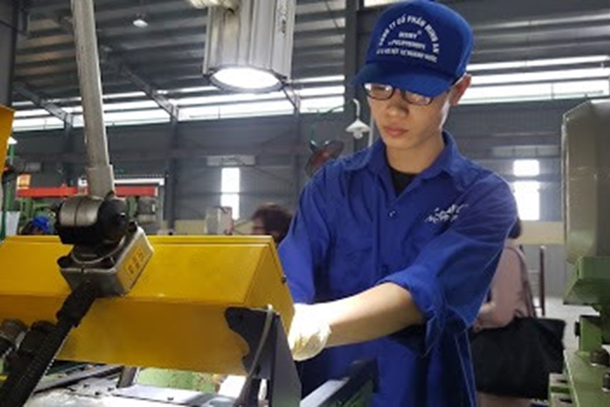 Thu hút đầu tư nước ngoài trong giai đoạn mới, nhân lực chất lượng cao giữ vai trò then chốt. Ảnh: Vũ Long