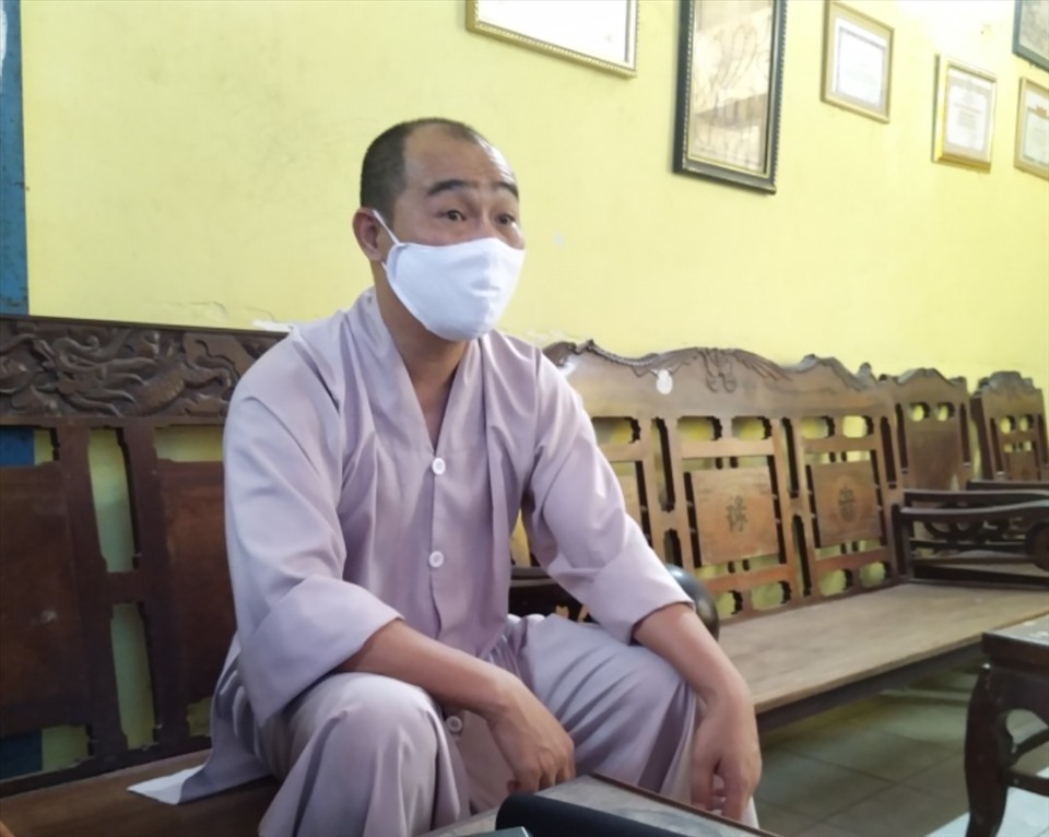 Sư thầy Thích Quang Đạo (Quản lý về từ thiện của chùa Kỳ Quang 2). Ảnh: Anh Tú