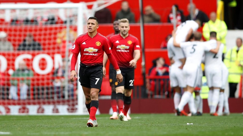 Quyết định tới Man United là một sai lầm với Alexis. Ảnh: Getty Images