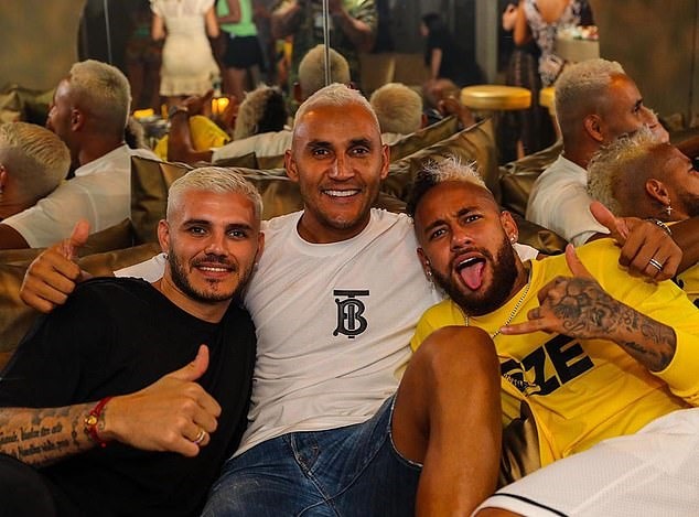 Ba cầu thủ PSG cùng đi du lịch. Ảnh: Daily Mail