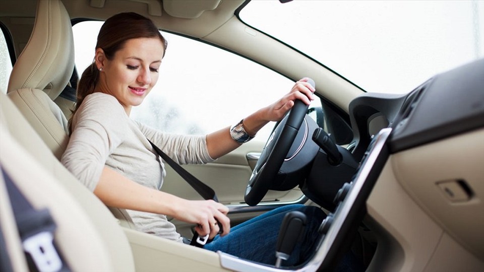 Mẹo nhỏ hạn chế nhức mỏi cổ khi lái xe trong thời gian dài | Tin tức mới  nhất 24h - Đọc Báo Lao Động online - Laodong.vn