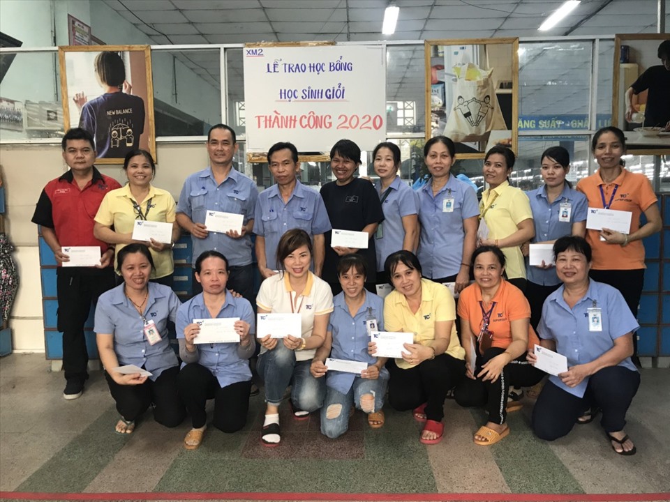 Công đoàn cơ sở Dệt May - Đầu tư - Thương mại Thành Công tổ chức khen thưởng học sinh giỏi năm học 2019-2020. Ảnh: CĐ DMVN