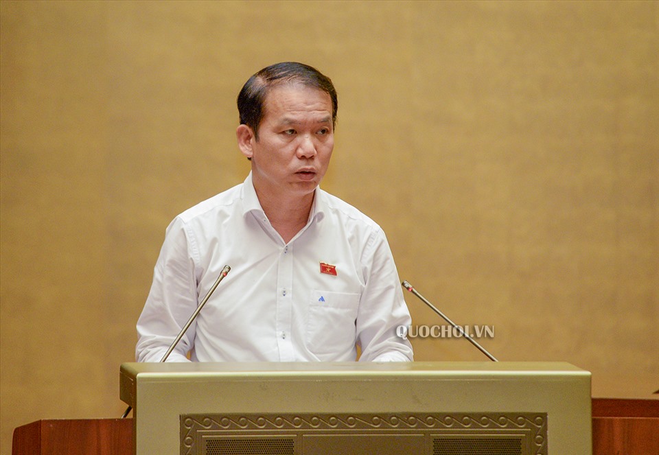 Chủ nhiệm Ủy ban Pháp luật của Quốc hội Hoàng Thanh Tùng trình bày Báo cáo một số vấn đề lớn về việc giải trình, tiếp thu, chỉnh lý dự thảo Luật Cư trú (sửa đổi).