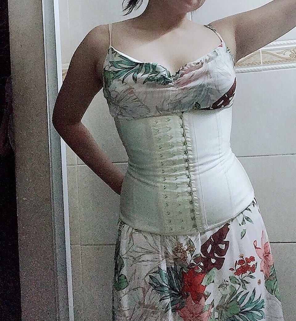 Đai nịt bụng ngày càng cháy hàng do có rất nhiều chị em tin vào những lời quảng cáo có cánh (ảnh: Thùy Trang) Đai nịt bụng ngày càng cháy hàng do có rất nhiều chị em tin vào những lời quảng cáo có cánh (ảnh: Thùy Trang)
