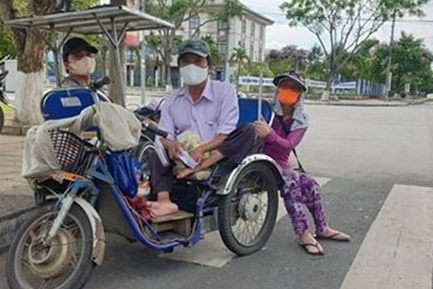 Hoạt động bán vé số được hoạt động trở lại. Ảnh: Thanh Chung