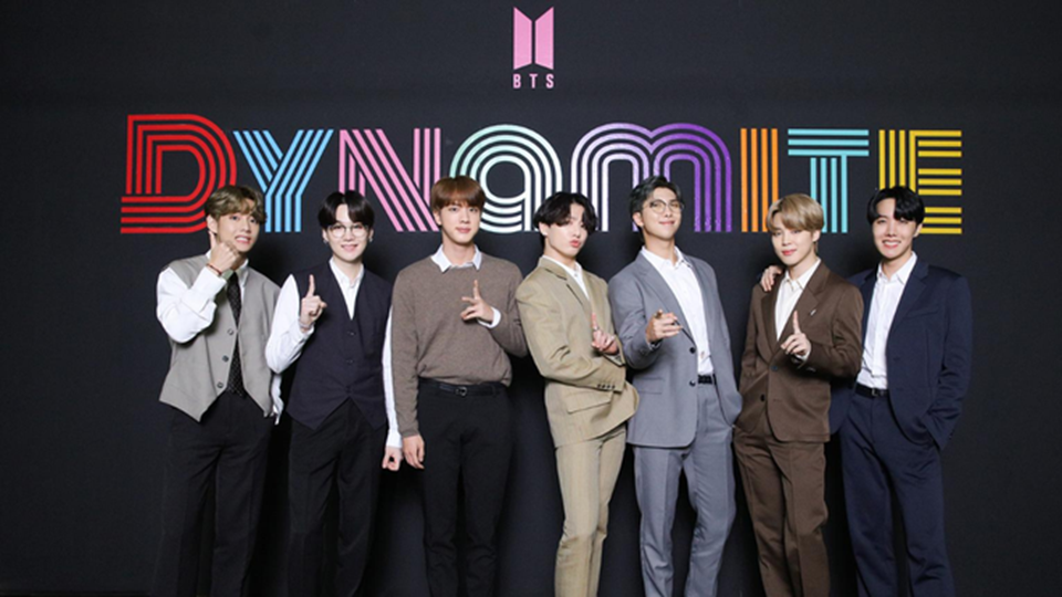 BTS lập thêm thành tích tại Anh. Ảnh: Poster BTS lập thêm thành tích tại Anh. Ảnh: Poster