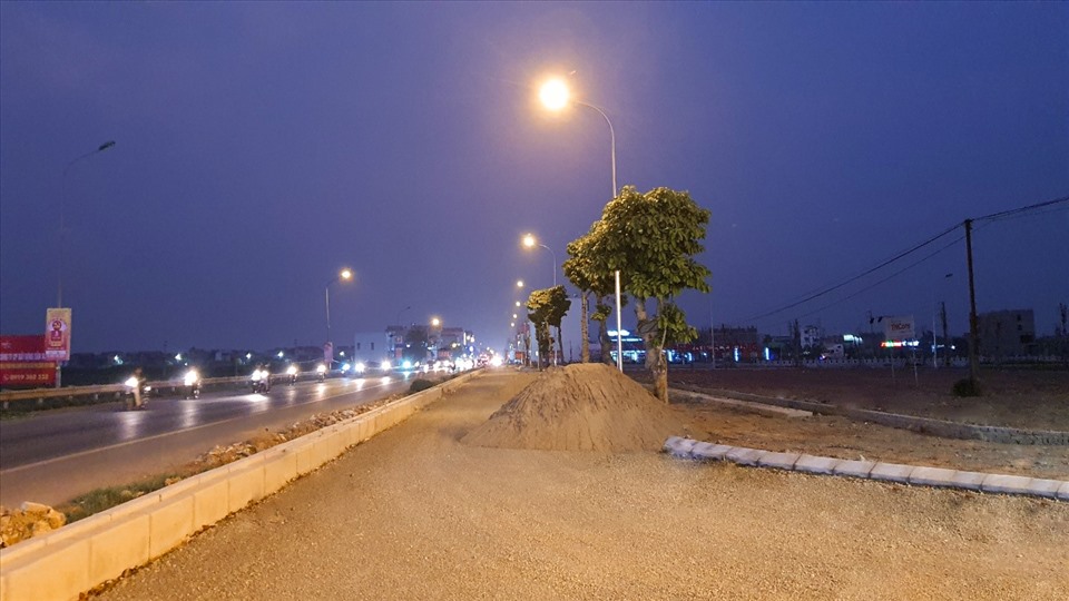 Mặt tiền dự án hướng Quốc lộ 37 đang gấp rút hoàn thiện