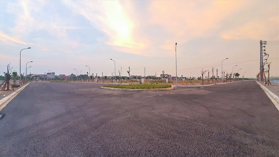 Hệ thống đường nội bộ đã áp phan và trải nhựa, đưa vào lưu thông