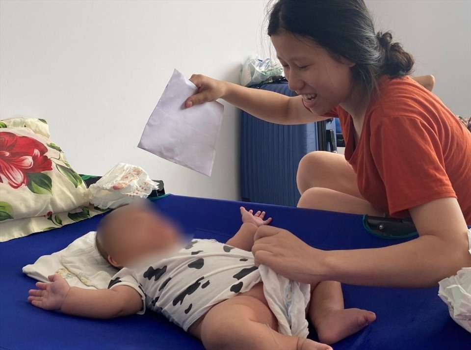 53 trẻ không có cha mẹ đi cùng về được chăm sóc đặc biệt. Ảnh: Dương Bình