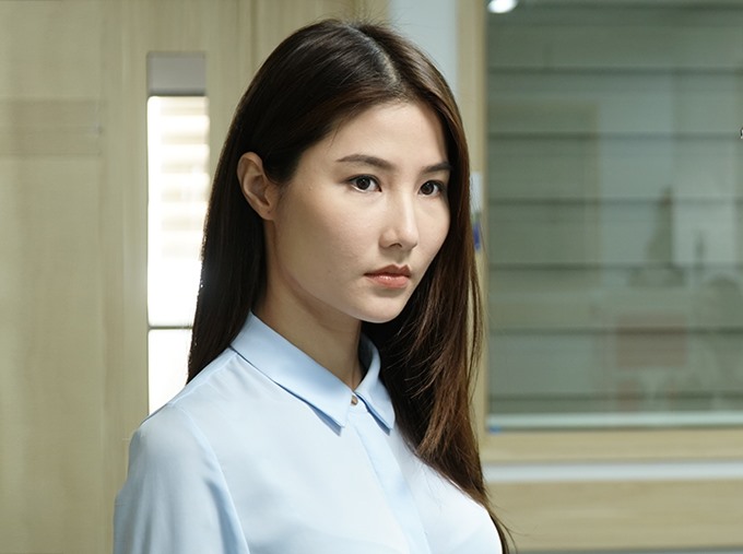 Cô giải thích về gương măt nhiều biến đổi. Ảnh: VTV