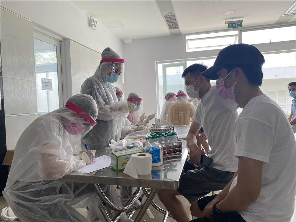 Toàn bộ 350 người lớn và 53 trẻ được lấy mẫu xét nghiệm kết quả âm tính với