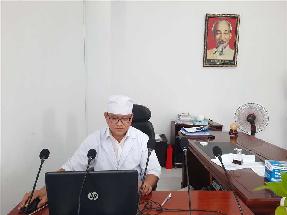 Bác sĩ Huỳnh Minh Chín - Trưởng