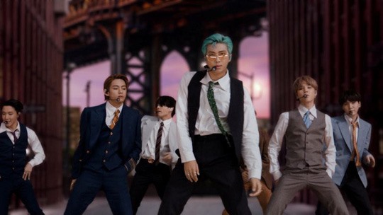 BTS. Ảnh: Cắt clip