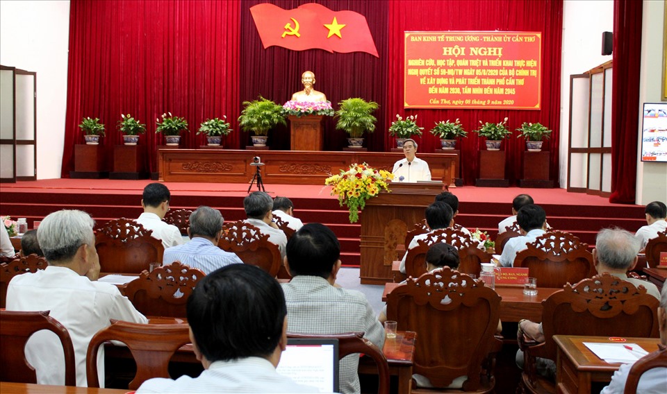 Quan cảnh hội nghị. Ảnh: T.L