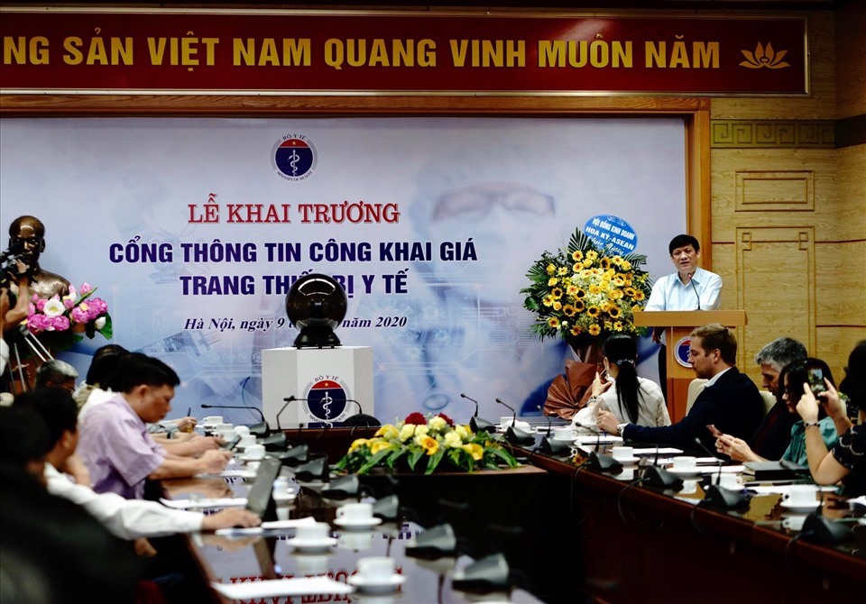 Quyền Bộ trưởng Bộ Y tế phát biểu tại buổi lễ. Ảnh: Thanh Hải