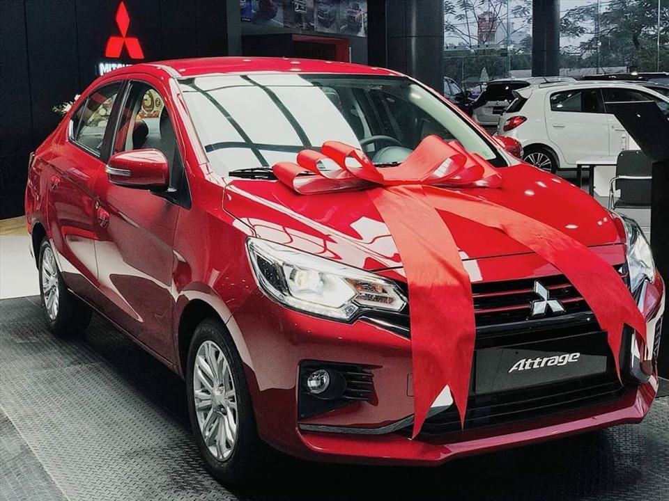 Mitsubishi Attrage nhập khẩu nhưng được giảm giá trước bạ từ chính sách của hãng. Ảnh: Mitsubishi Quận 7.