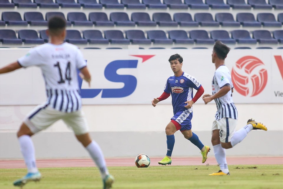 Ariel Rodriguez đánh giá cao khả năng của Công Phương. Ảnh: HCMFC/Cao Toàn