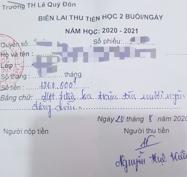 Biên lại thu tiền (ảnh Nhật Hồ)