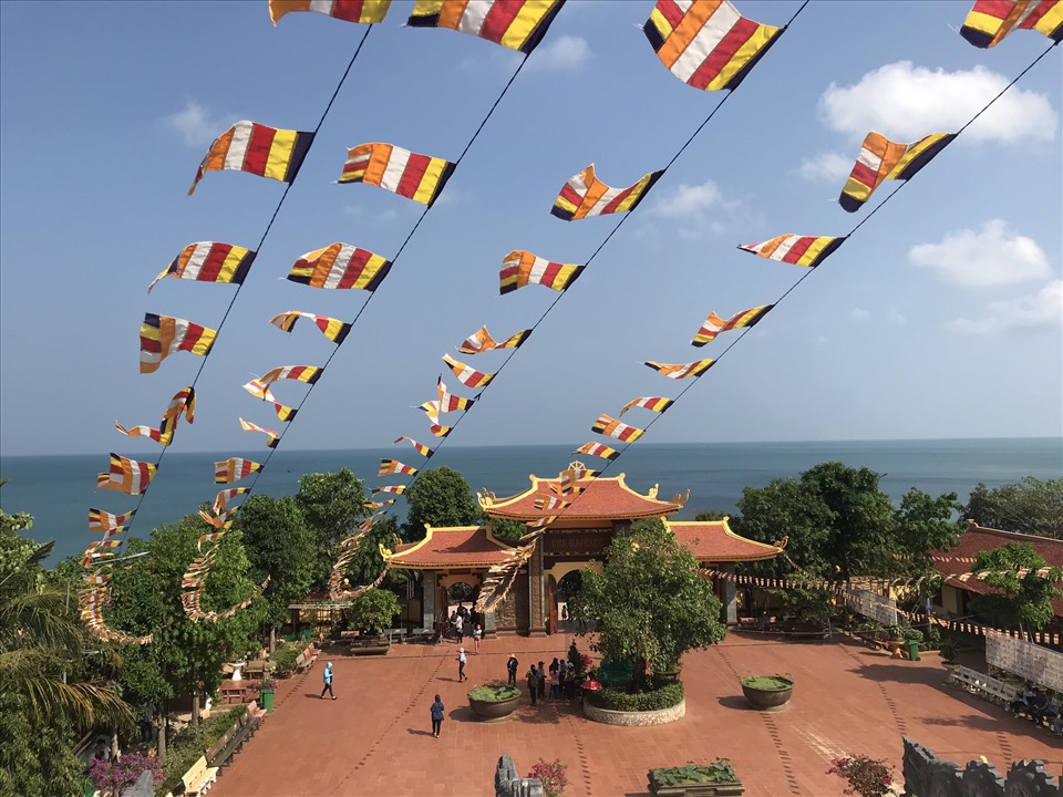 Quang cảnh chùa Hộ Quốc Phú Quốc. Ảnh: Hương Mai