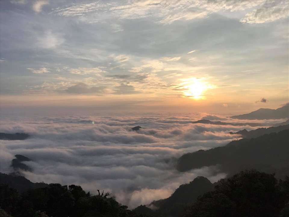 Nếu là một tín đồ “săn mây“, Mẫu Sơn là nơi không thể bỏ qua. Ảnh: Hoàng Đức Thái.
