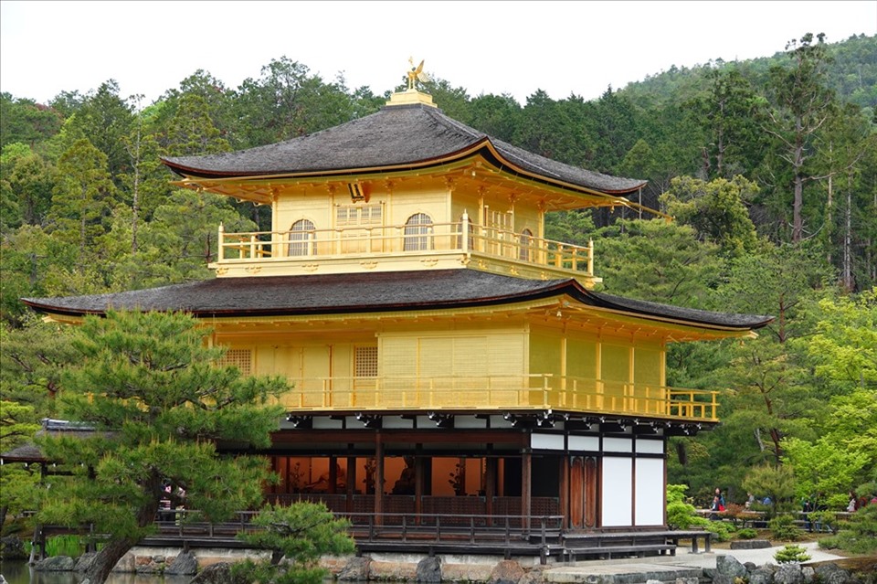 Đền Kinkakuji là một trong những ngôi đền nổi tiếng của Nhật Bản. Ảnh Đ.H