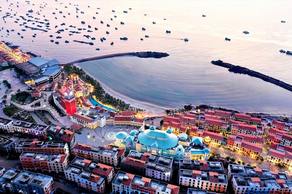 “Thị trấn Địa Trung Hải” - tổ hợp du lịch, nghỉ dưỡng, vui chơi giải trí được đầu tư xây dựng tại Phú Quốc. Ảnh: Hoàng Dung