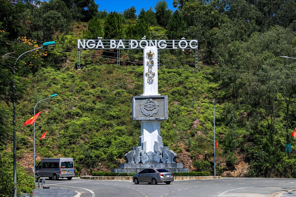 27.7, tưởng nhớ 10 nữ thanh niên xung phong tại Ngã ba Đồng Lộc