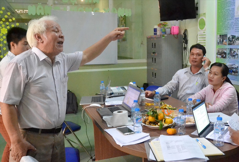 Trái với phong cách nói và ngôn phong mạnh mẽ...bên ngoài, rất dễ làm cho nhiều người hiểu nhầm.