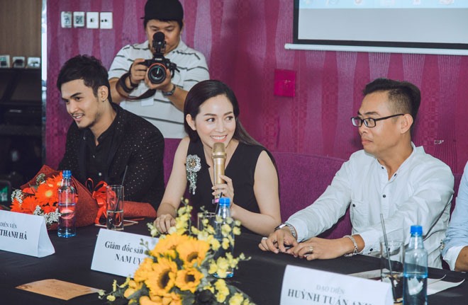 Là người đảm nhiệm vai nữ chính với nhiều kỳ vọng, Mai Thanh Hà cho biết cô cũng bị áp lực ít nhiều. Hà bảo mình không phải là một diễn viên quá tài năng hay khác biệt so với người khác. Ở Hà có sự nhạy cảm, giàu cảm xúc và Hà luôn luôn tập luyện nhiều.