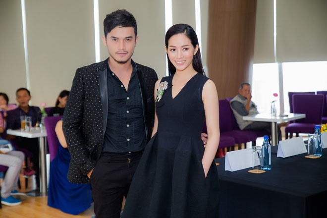 Trường Thịnh có bài toán khá thú vị khi phải “cạnh tranh” với chính đàn anh Huy Khánh trong phim cả về câu chuyện tình cảm cũng như phần đất diễn của mình trong phim.