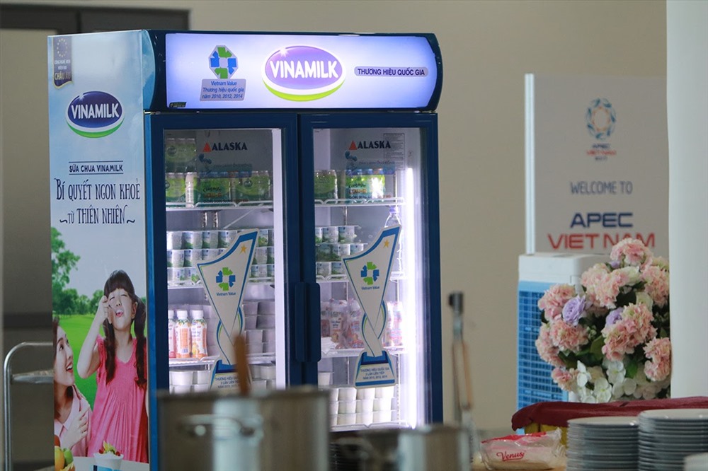 Đa dạng các loại sản phẩm sữa, sữa chua và nước trái cây của Vinamilk được phục vụ trong Hội nghị APEC.