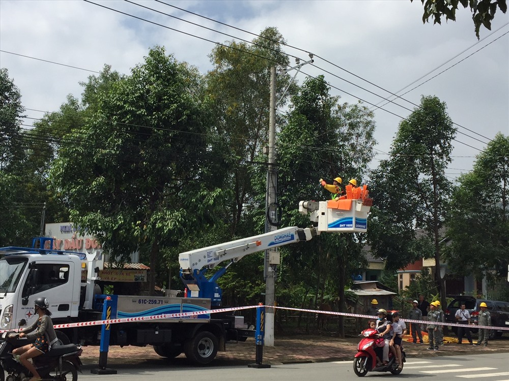 Việc sửa chữa điện nóng đảm bảo khách hàng được sử dụng điện liên tục