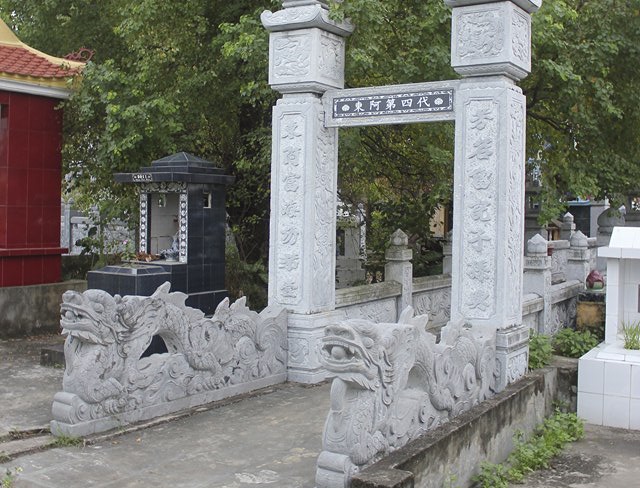Khu mộ xảy ra sự việc. Ảnh CTV