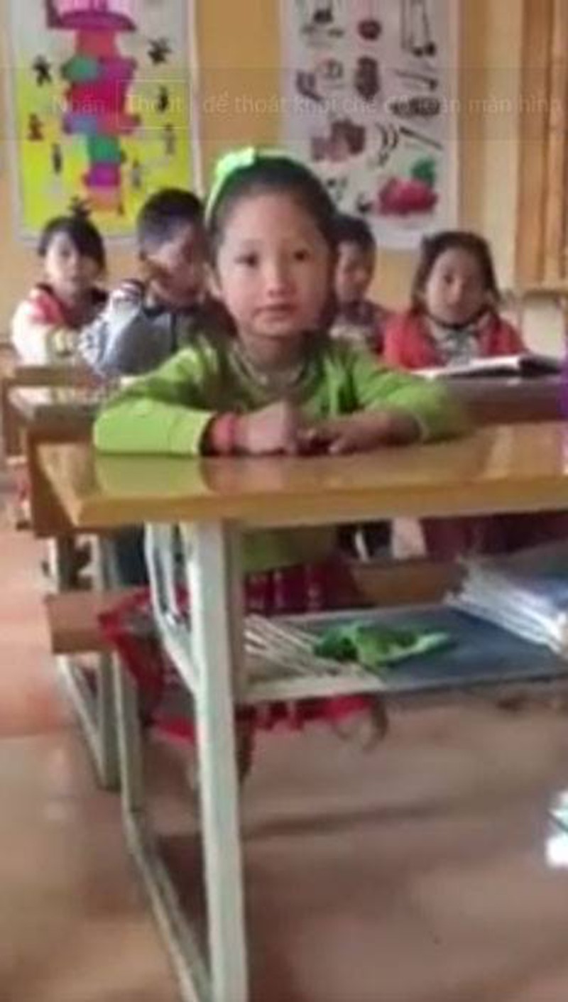 Giống là một học sinh chăm ngoan, chịu khó đi học.