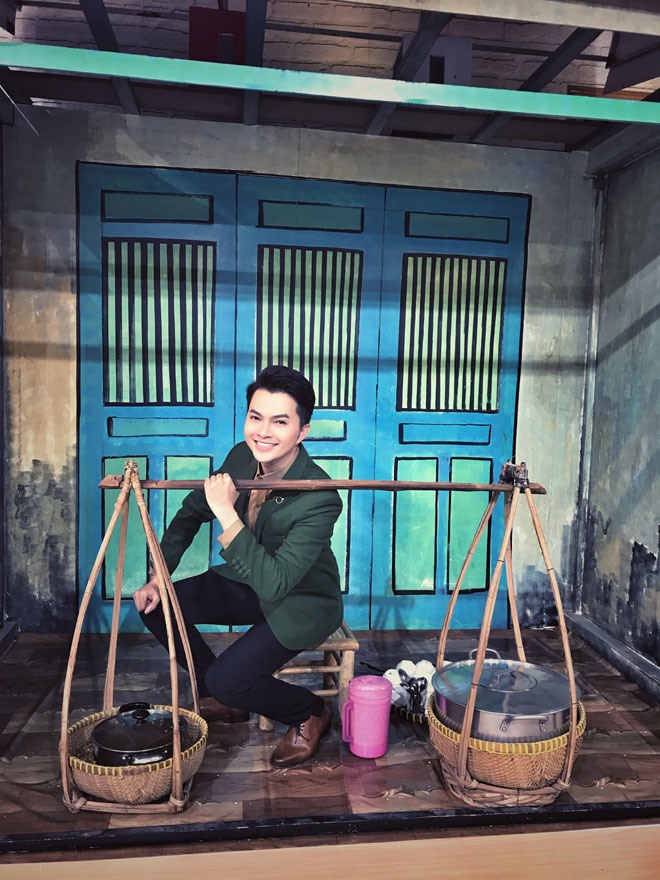 Mặc dù trước đó, anh cũng từng thử sức mình ở Album “Sương lạnh chiều đông” ở dòng nhạc Bolero, tập hợp những bài hát mà anh yêu thích, nhưng với chương trình truyền hình Người kể chuyện tình với một câu chuyện khác lại là một thử thách mới dành cho anh.