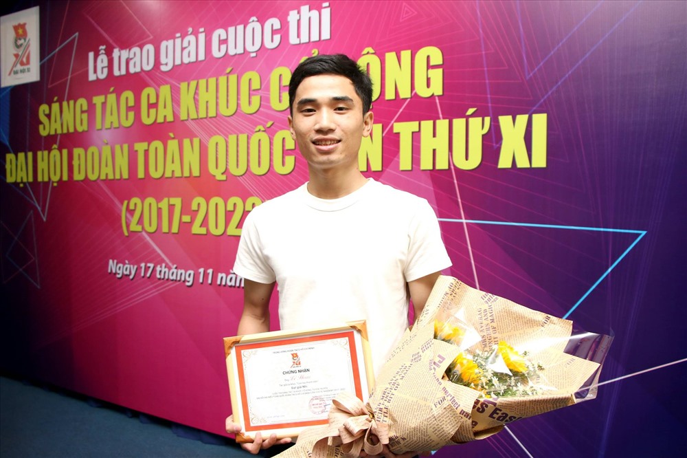 Tác giả đoạt giải nhì