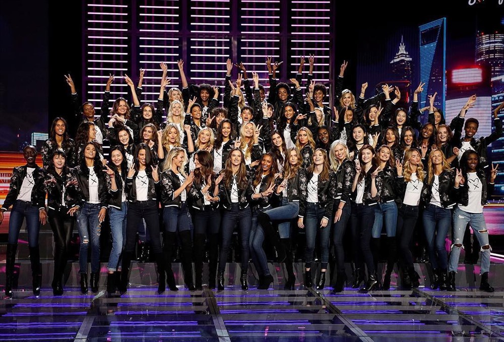 Dàn mẫu Victoria's Secret đã sẵn sàng cho đêm diễn