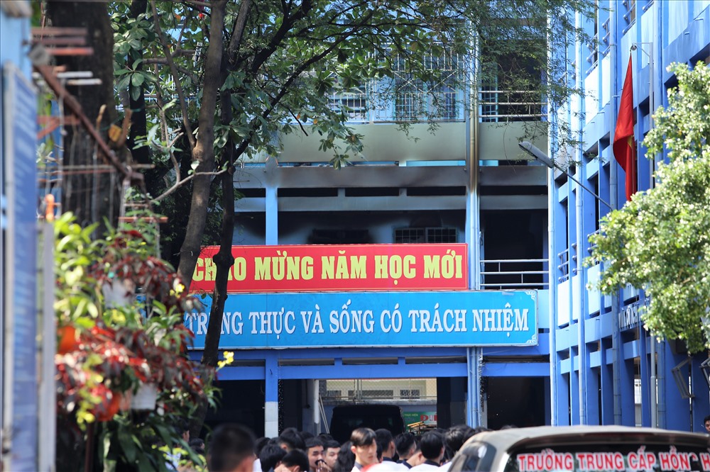 Mộ phòng nằm trên tầng 2 khối nhà chính diện của trường ám đen sau vụ hỏa hoạn. Ảnh: T.S