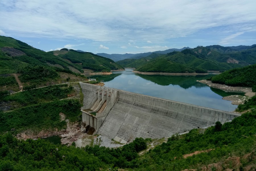 Lòng hồ thủy điện Đăkdrinh. Ảnh: T.H