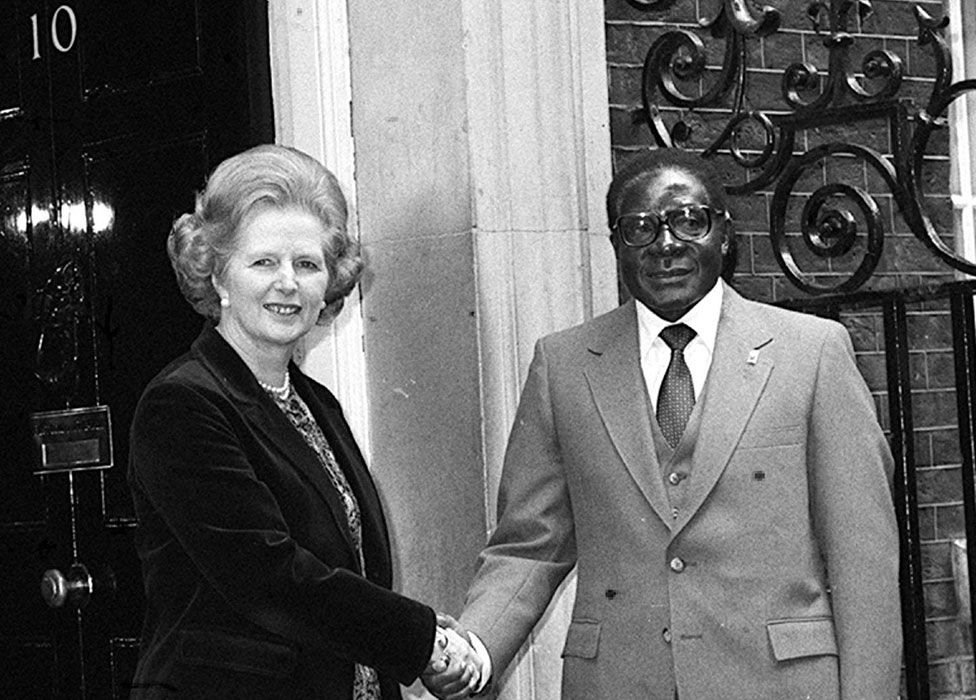 Ông cũng có quan hệ thân thiết với Thủ tướng Anh Margaret Thatcher và bắt đầu theo đuổi chính sách hòa giải với những cựu thù. Ảnh: PA