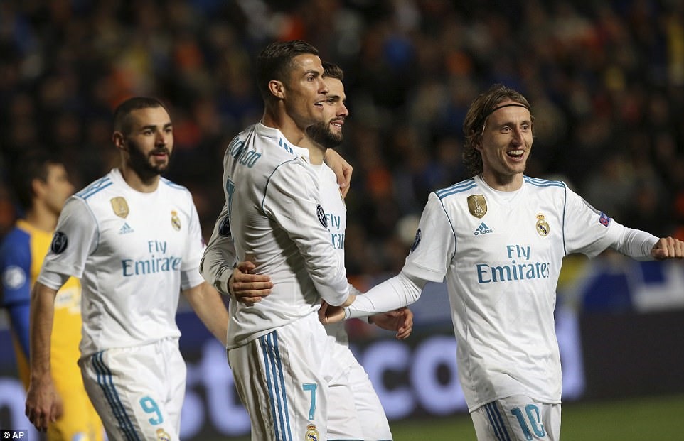 Ronaldo và Benzema đều nổ súng, đem về chiến thắng cho Real.